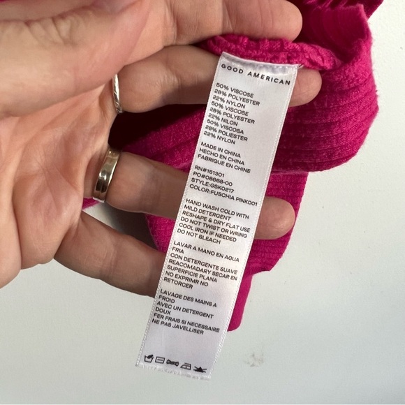 Good American Ribbed Crewneck Pullover Sweater - Picture 12 of 13